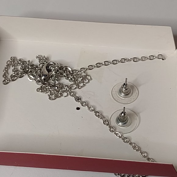 Heart Necklace And Earring Set - Picture 7 of 9